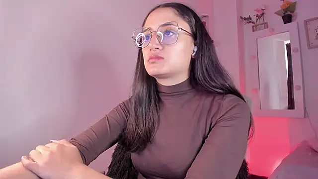 Snapshot of _Caroliinee_ chatting on 09.24.25 Caroliinee online show from 09.24.25