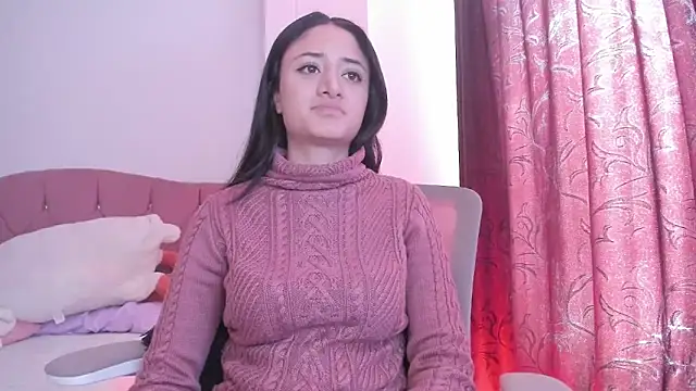 Snapshot of _Caroliinee_ chatting on 11.23.25 Caroliinee online show from 11.23.25