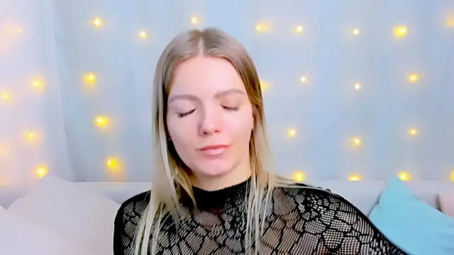 Snapshot of Lily_Daviss chatting on 01.08.26 Lily Daviss online show from 01.08.26