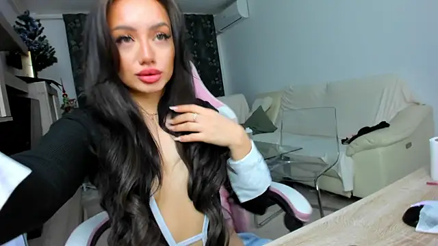 KaylaLaine online show from 02.08.25