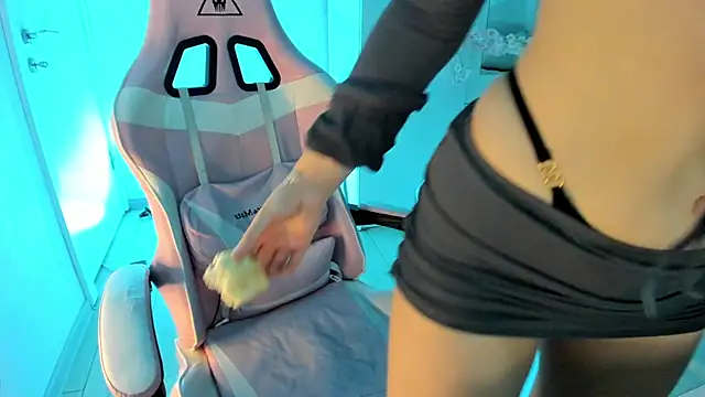 KaylaLaine online show from 09.13.25