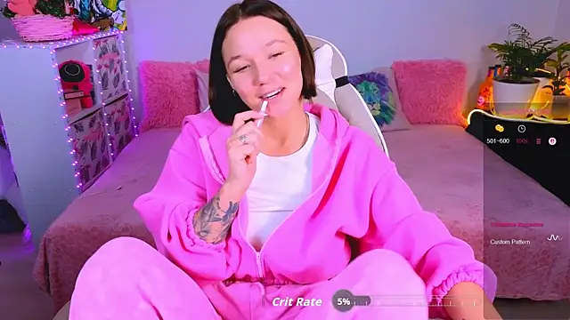 Snapshot of Karen_morris chatting on 11.20.25 Karen morris online show from 11.20.25