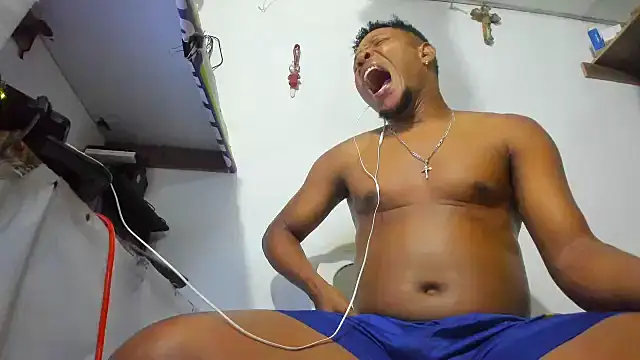 Snapshot of hugo3918_ chatting on 02.10.26 hugo3918 online show from 02.10.26