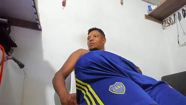 Snapshot of hugo3918_ chatting on 02.11.26 hugo3918 online show from 02.11.26