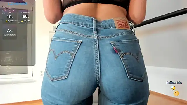 Snapshot of Unrealmilkyway chatting on 02.26.25 Unrealmilkyway online show from 02.26.25