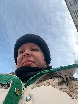 LikaCat online show from 12.25.24