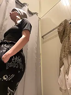 LikaCat online show from 02.21.25