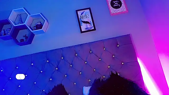 Ashlycuute online show from 12.14.24