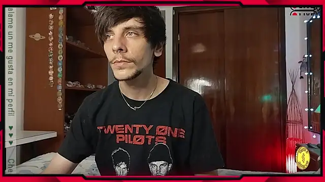 Snapshot of tobix_ chatting on 12.28.24 tobix online show from 12.28.24