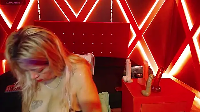 Snapshot of Natasha_699 chatting on 11.03.25 Natasha 699 online show from 11.03.25