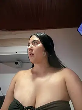 MarianaBenz online show from 02.07.26