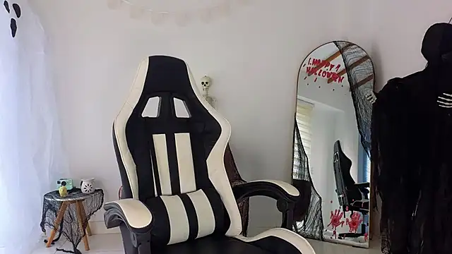 KristennBlue online show from 10.23.25