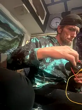 Snapshot of Followthepiper chatting on 11.02.25 Followthepiper online show from 11.02.25