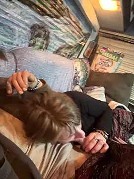 Snapshot of Followthepiper chatting on 11.18.25 Followthepiper online show from 11.18.25