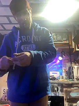 Snapshot of Followthepiper chatting on 11.23.25 Followthepiper online show from 11.23.25