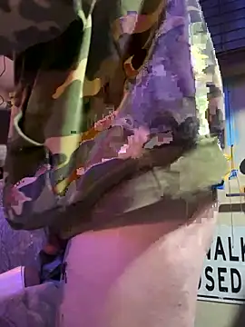 Snapshot of Followthepiper chatting on 11.24.25 Followthepiper online show from 11.24.25