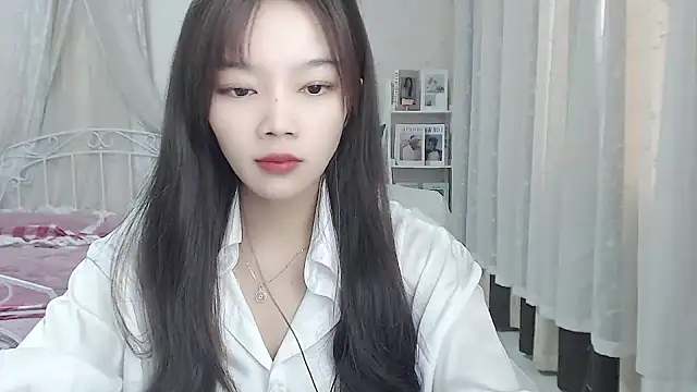 Snapshot of Jenny-Z chatting on 11.02.25 Jenny-Z online show from 11.02.25