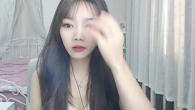 Snapshot of Jenny-Z chatting on 11.10.25 Jenny-Z online show from 11.10.25