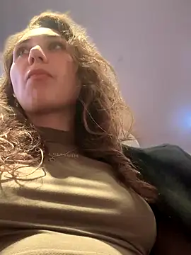 QuitieLia online show from 10.10.25