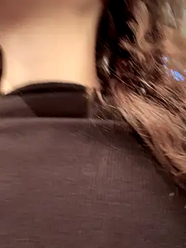 QuitieLia online show from 10.21.25