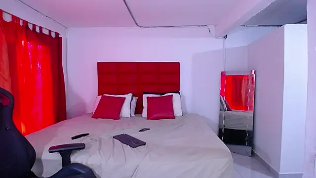 LyonGallego  online show from 02.08.26