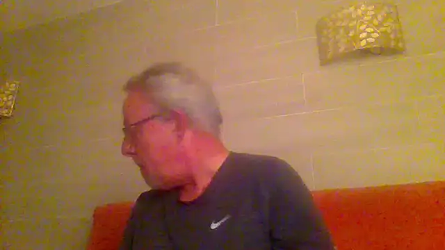 tuggy59 online show from 04.15.26