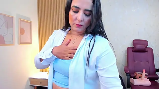 taylor bennet online show from 10.30.25