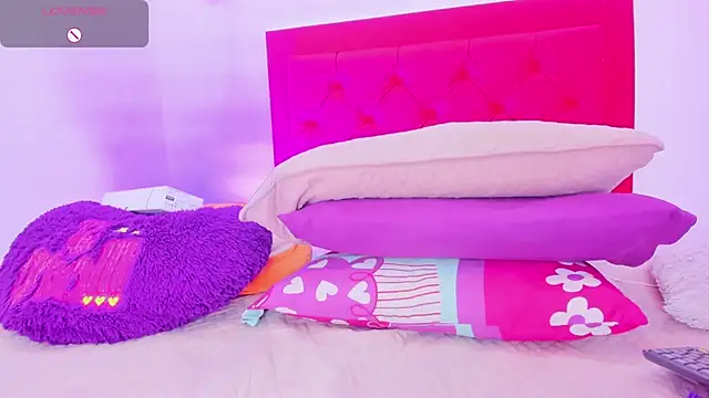 Sofia Girl  online show from 12.14.24