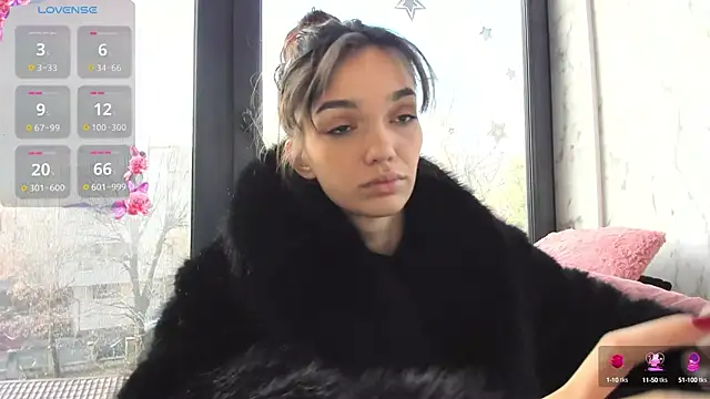 Snapshot of Sassy_Teen chatting on 12.12.24 Sassy Teen online show from 12.12.24