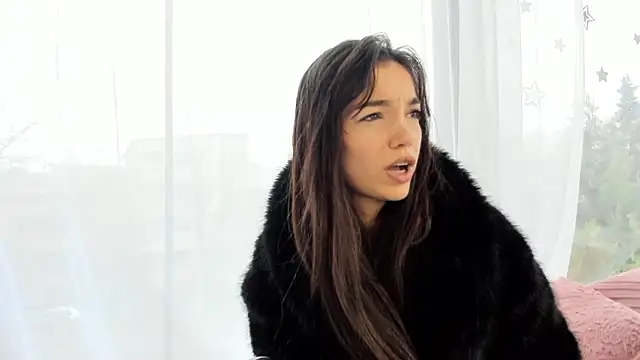 Snapshot of Sassy_Teen chatting on 12.21.24 Sassy Teen online show from 12.21.24