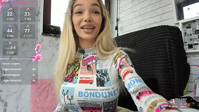 Snapshot of Sassy_Teen chatting on 02.08.25 Sassy Teen online show from 02.08.25