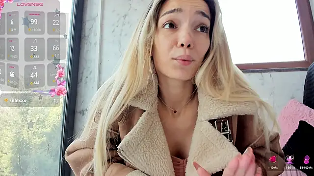 Snapshot of Sassy_Teen chatting on 02.13.25 Sassy Teen online show from 02.13.25