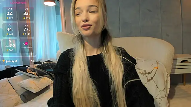 Snapshot of Sassy_Teen chatting on 09.25.25 Sassy Teen online show from 09.25.25