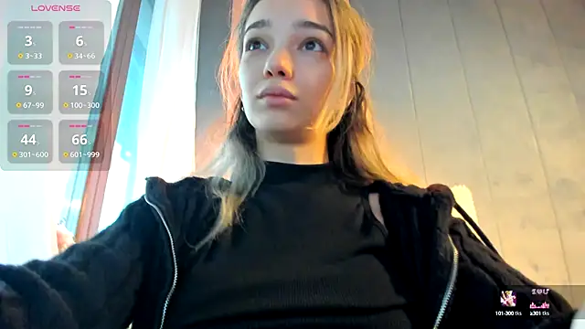 Snapshot of Sassy_Teen chatting on 10.06.25 Sassy Teen online show from 10.06.25