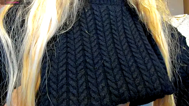 Snapshot of Sassy_Teen chatting on 11.30.25 Sassy Teen online show from 11.30.25