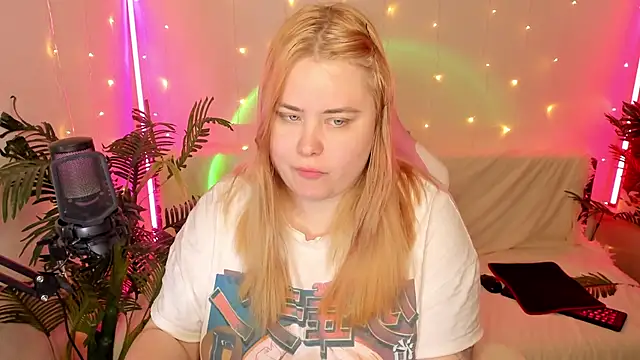 Akemi BBW online show from 01.20.25