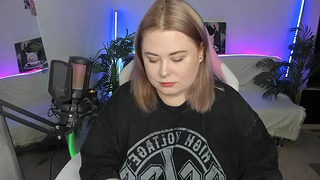 Akemi BBW online show from 03.07.25