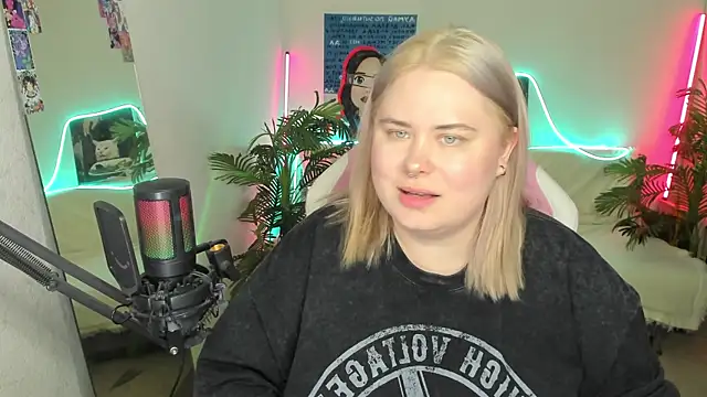 Akemi BBW online show from 03.19.25