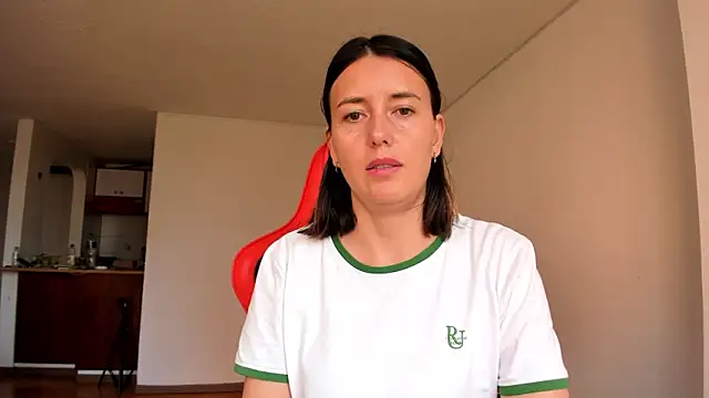 zoe jeane beker online show from 02.28.25