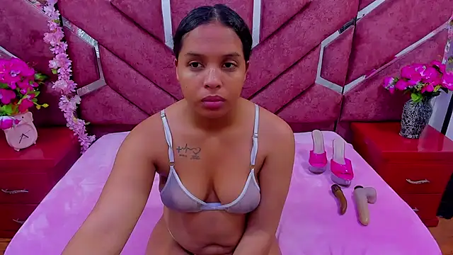 Snapshot of AnalNaugthy chatting on 10.25.25 AnalNaugthy online show from 10.25.25