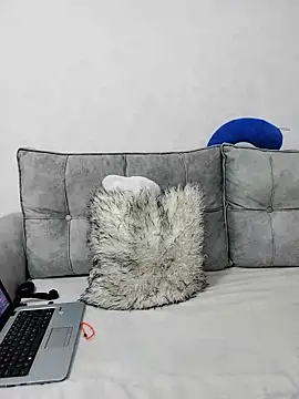 bebygirl143s online show from 03.12.25