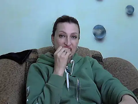 Snapshot of Jillian_Pattie chatting on 11.27.25 Jillian Pattie online show from 11.27.25