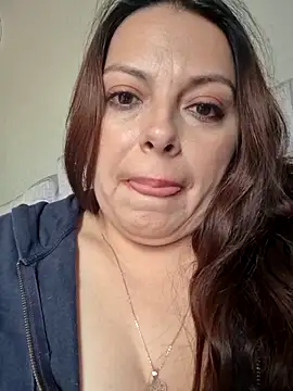 Snapshot of seherlatin chatting on 02.22.26 seherlatin online show from 02.22.26