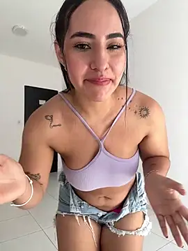 Snapshot of anniesweet02 chatting on 11.13.25 anniesweet02 online show from 11.13.25