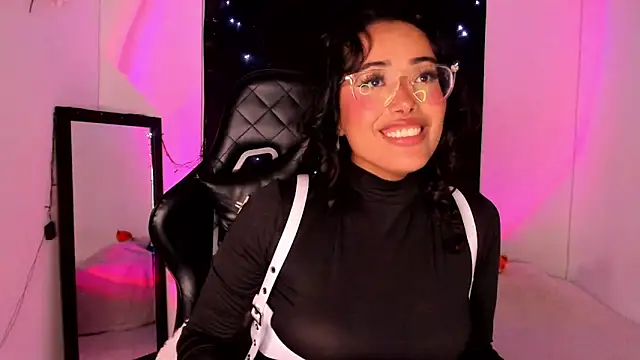 Snapshot of willow_poisson chatting on 01.13.25 willow poisson online show from 01.13.25