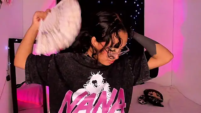 Snapshot of willow_poisson chatting on 01.16.25 willow poisson online show from 01.16.25