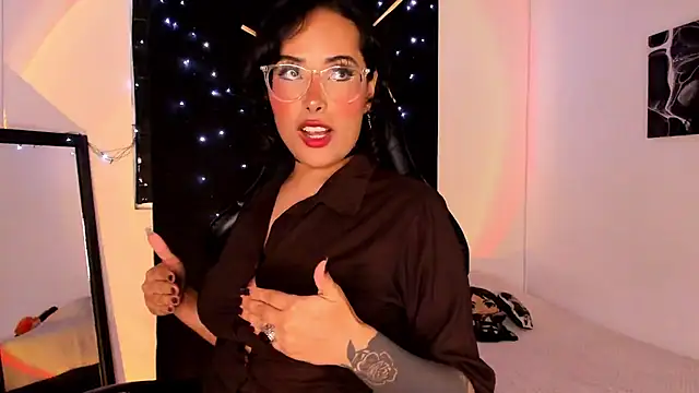 Snapshot of willow_poisson chatting on 01.28.25 willow poisson online show from 01.28.25