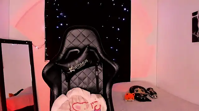 Snapshot of willow_poisson chatting on 01.29.25 willow poisson online show from 01.29.25