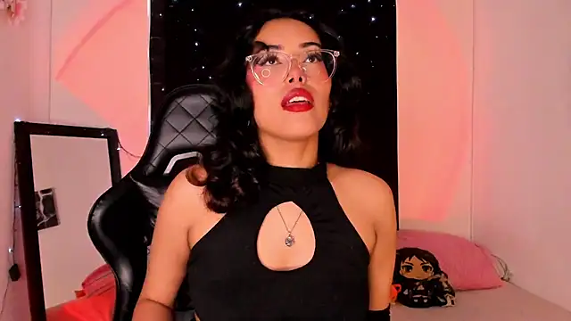 Snapshot of willow_poisson chatting on 02.19.25 willow poisson online show from 02.19.25