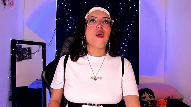 Snapshot of willow_poisson chatting on 03.04.25 willow poisson online show from 03.04.25